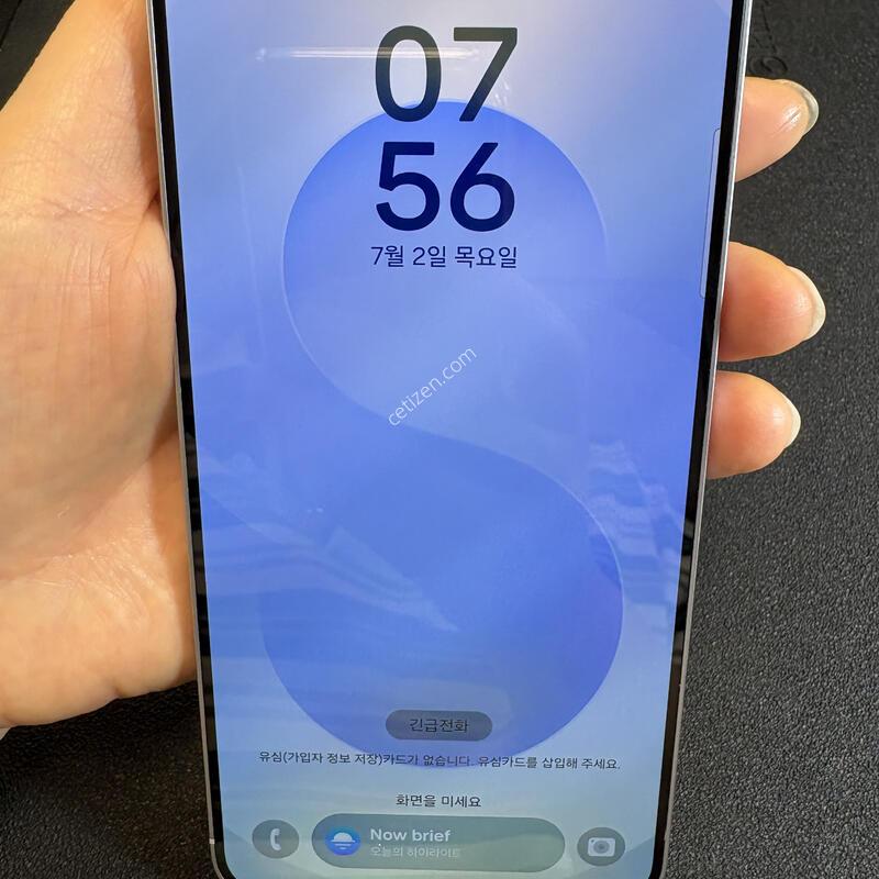 ������ S25 �÷���  256G(����) SS�� �Ǹ��մϴ�.