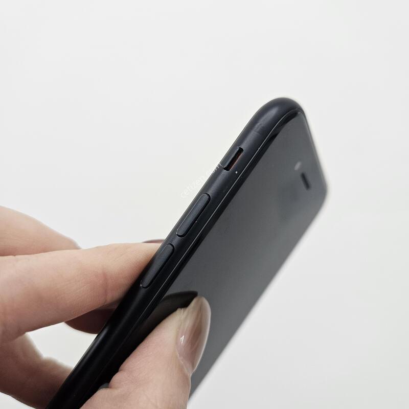 ������SE2 (64GB) 85% ����
