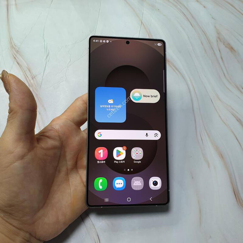 LG ������ S25��Ʈ�� ƼŸ���׷��� 256G S�� �Ǹ��մϴ�
