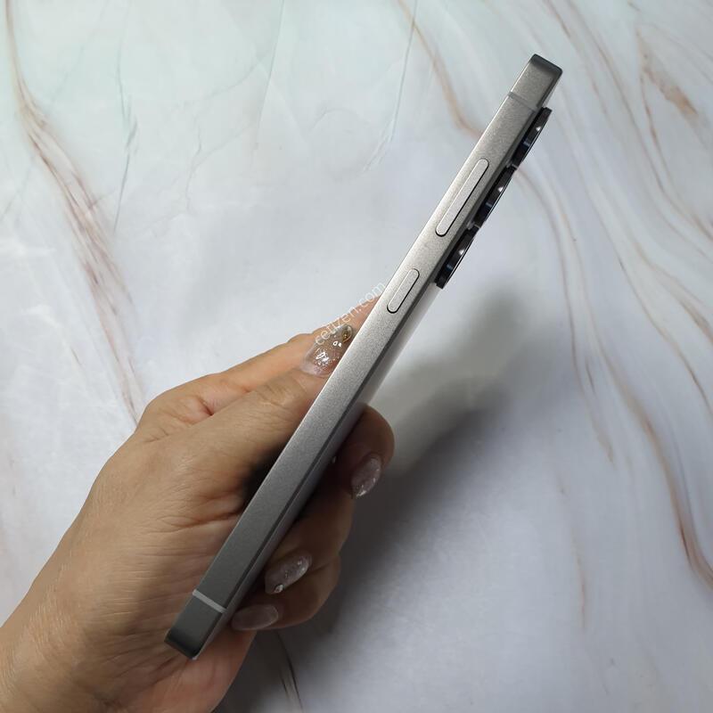 LG ������ S25��Ʈ�� ƼŸ���׷��� 256G S�� �Ǹ��մϴ�