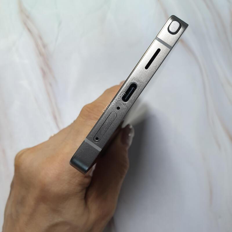 LG ������ S25��Ʈ�� ƼŸ���׷��� 256G S�� �Ǹ��մϴ�