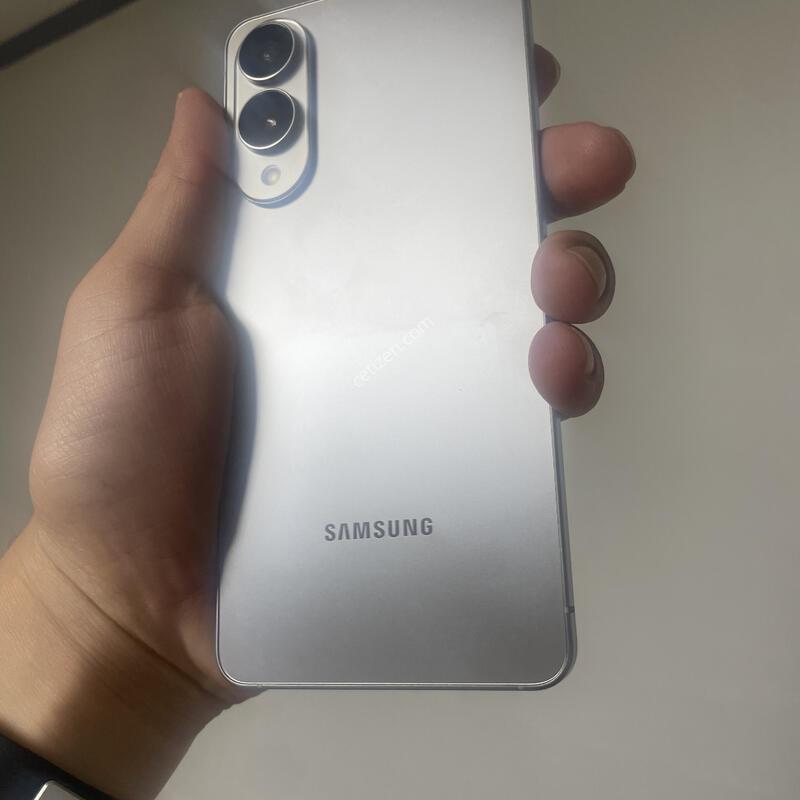 ������ S25���� �ǹ� SS�� 512�Ⱑ �ڱ��� �˴ϴ�