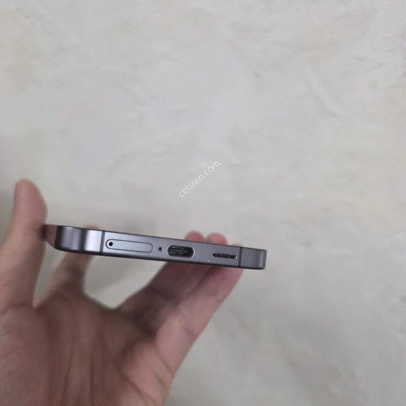 S24�÷��� LCD��