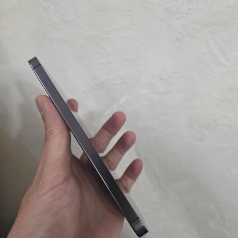 S24�÷��� LCD��