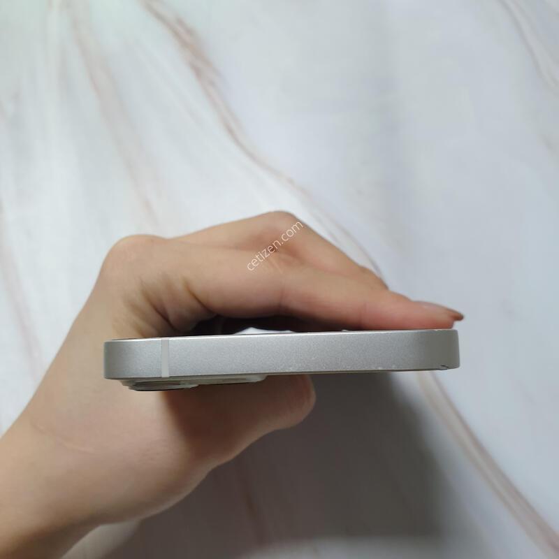 ������13 ȭ��Ʈ 128G ������ �Ǹ��մϴ�