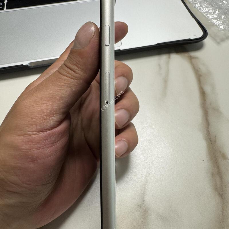 (93%)������SE3 128G ��Ÿ����Ʈ �Ǹ��ؿ�.