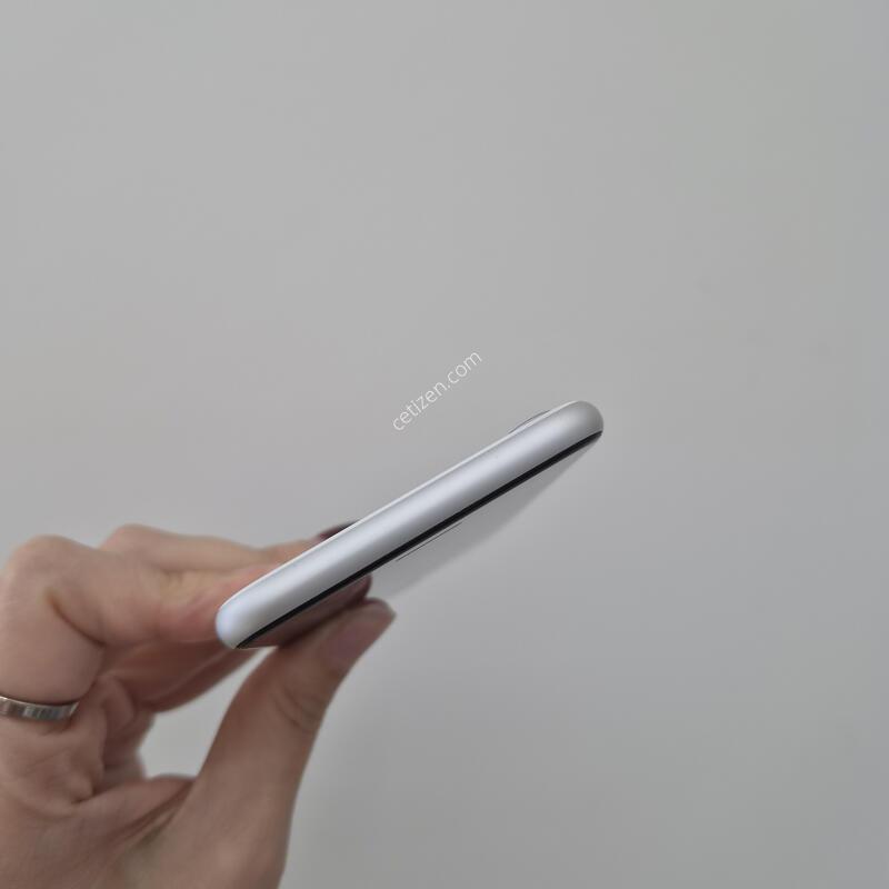 SE2 64G ���͸�86% 37960