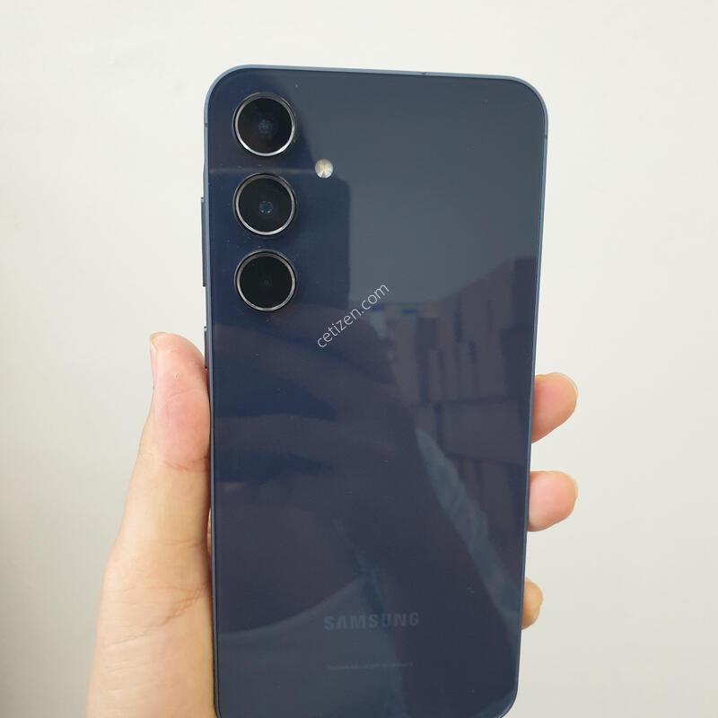 ����5 649