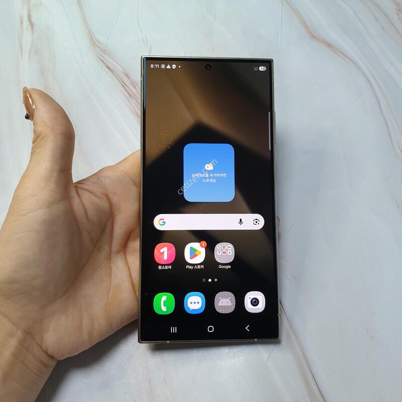 KT ������ S24��Ʈ�� ƼŸ�����ο� 256G S�� �Ǹ��մϴ�