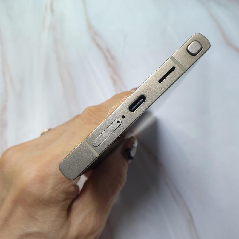 KT ������ S24��Ʈ�� ƼŸ�����ο� 256G S�� �Ǹ��մϴ�