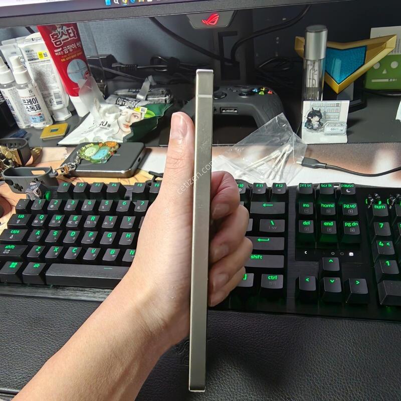 ������ S25 ��Ʈ�� 12GB/1TB ƼŸ������ �Ǹ��մϴ�.