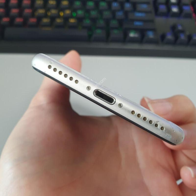 ������ SE3 / 256GB / ȭ��Ʈ / ���͸����� 71%