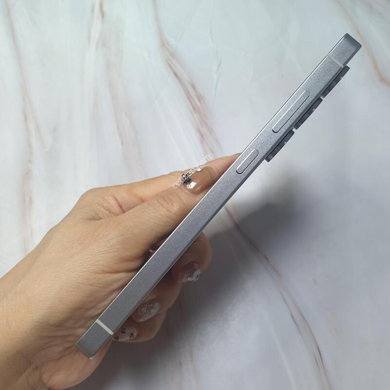SK ������ S25��Ʈ�� ƼŸ��ȭ��Ʈ 256G S�� �Ǹ��մϴ�