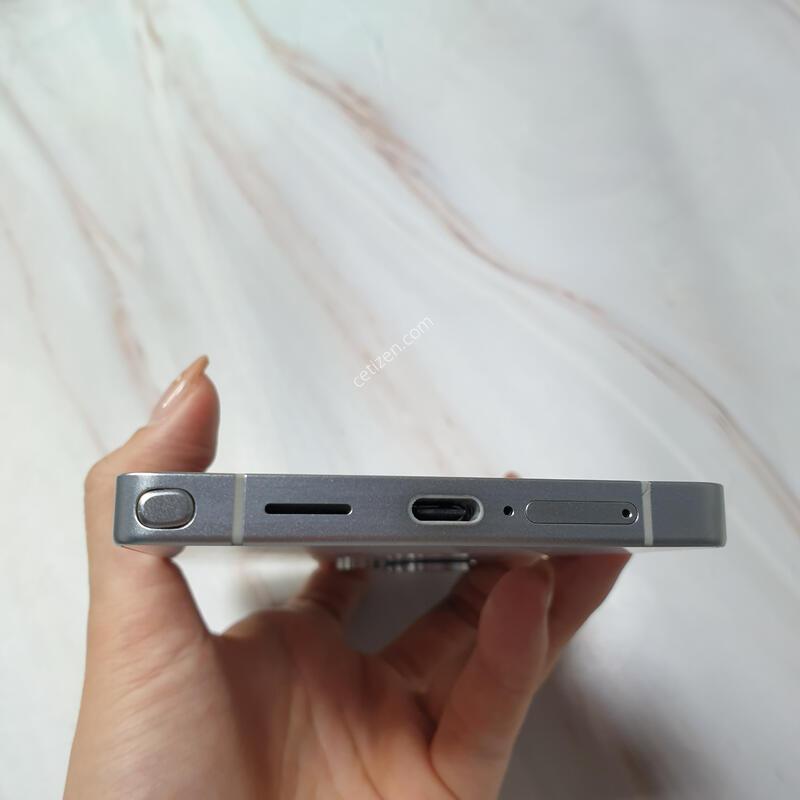 SK ������ S25��Ʈ�� ƼŸ��ȭ��Ʈ 256G S�� �Ǹ��մϴ�