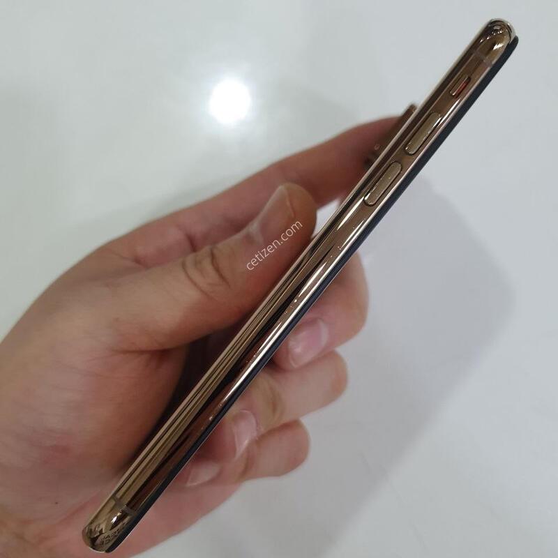 ������ XS 256G ���ܻ� �������⽺ ���±� �߰��� �����