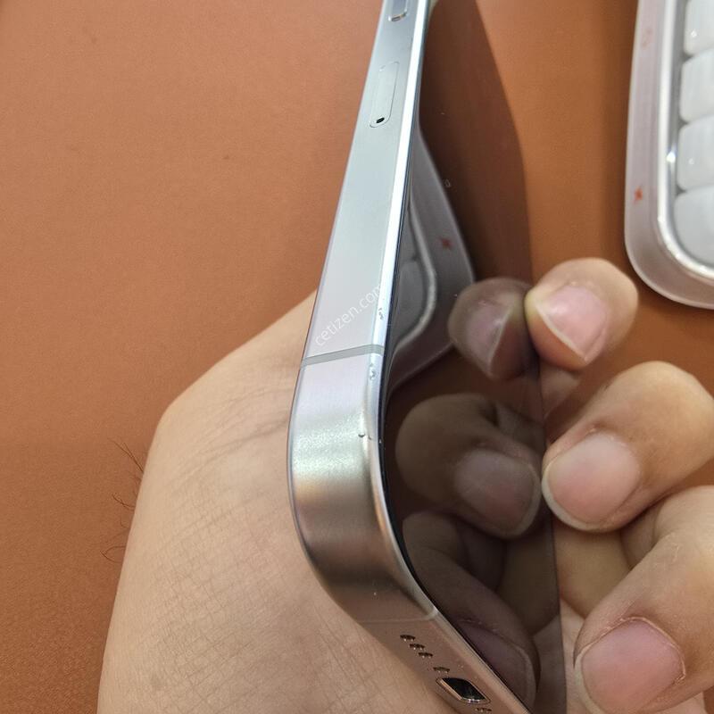 [[�޸�]] ������15Pro.256G / SKT / �������� ����� / 24.06 ��� / ȭ��Ʈ / ��ǰ / ���͸� 85%!!