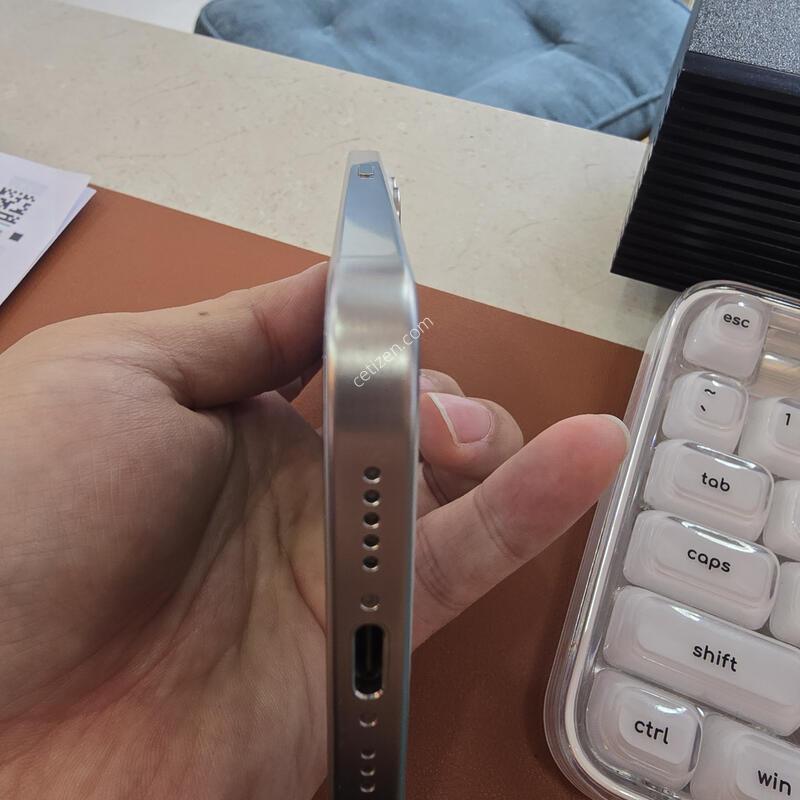 [[�޸�]] ������15Pro.256G / SKT / �������� ����� / 24.06 ��� / ȭ��Ʈ / ��ǰ / ���͸� 85%!!