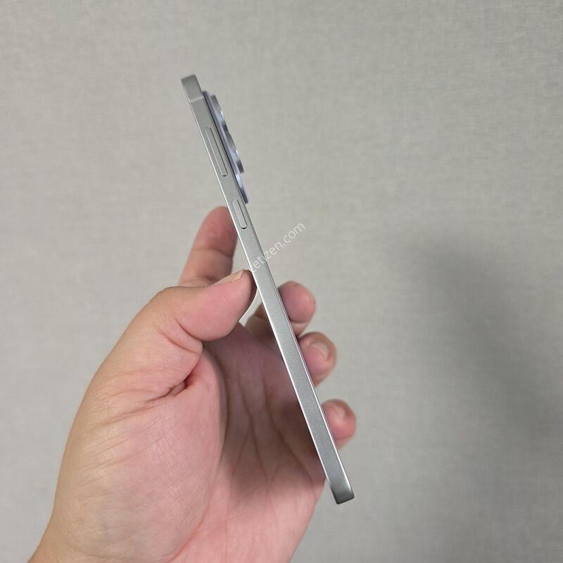 ������ S25���� ���̽�����  256�Ⱑ SS�� �Ⱦƿ�~