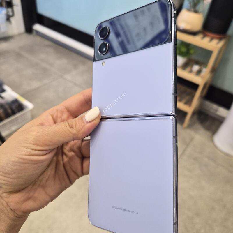 ������ Z Flip4  256�Ⱑ