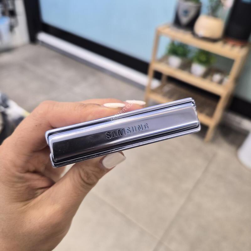 ������ Z Flip4  256�Ⱑ
