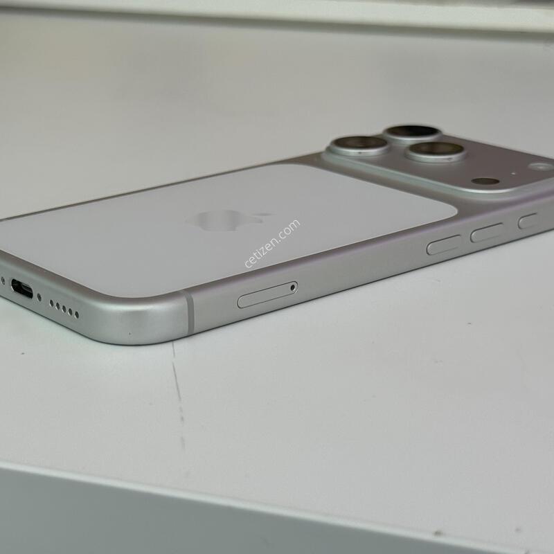������17����-256G ȭ��Ʈ // A�� // ���͸� ȿ�� 95% //����ǰ 4�� ����