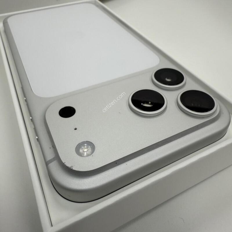 ������17���θƽ� 512GB �ڽ��� �Ǹ��մϴ�.
