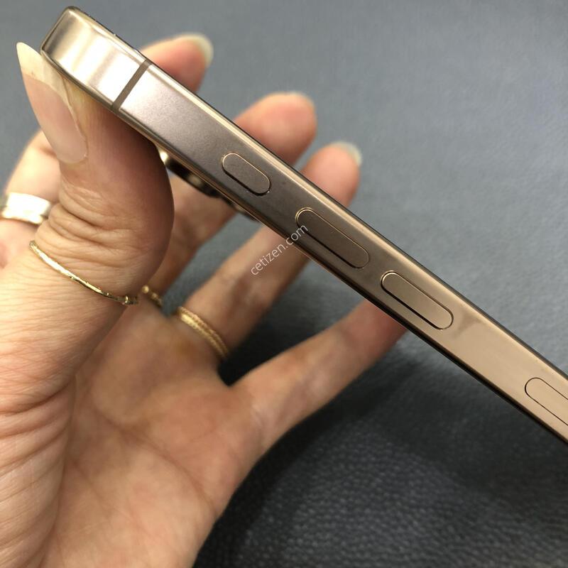 ����Ʈ/256G/����� ���ƿ�/���͸�����83%/����������