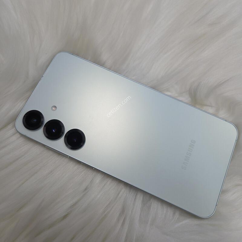 S25+ 880