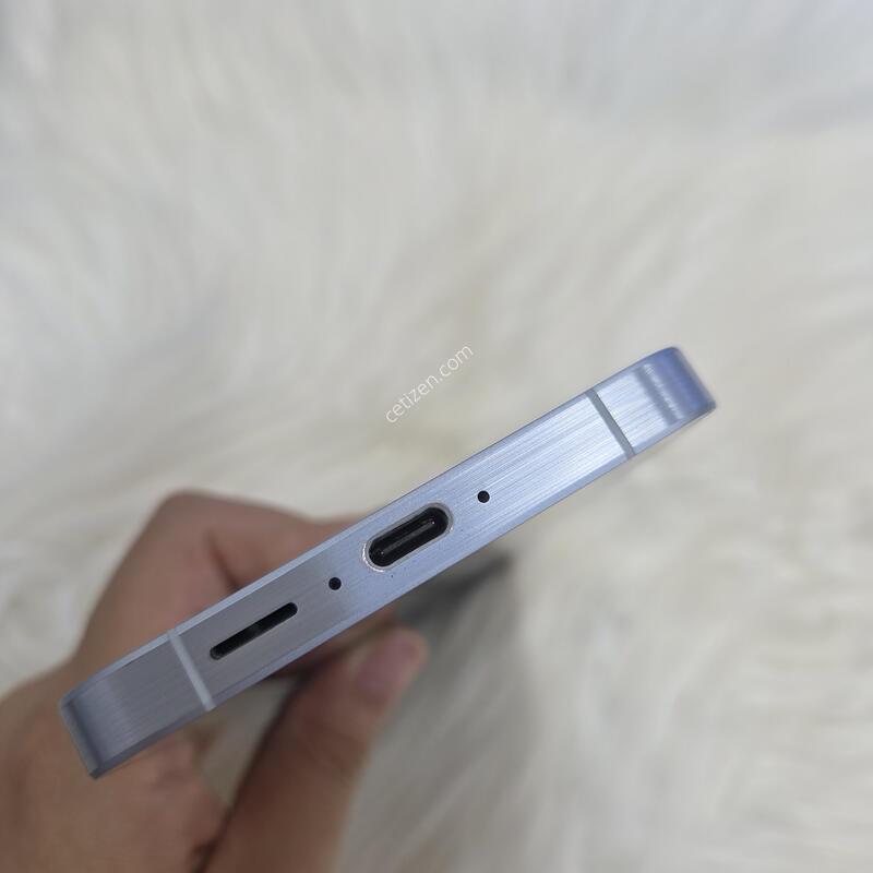 ����5 242