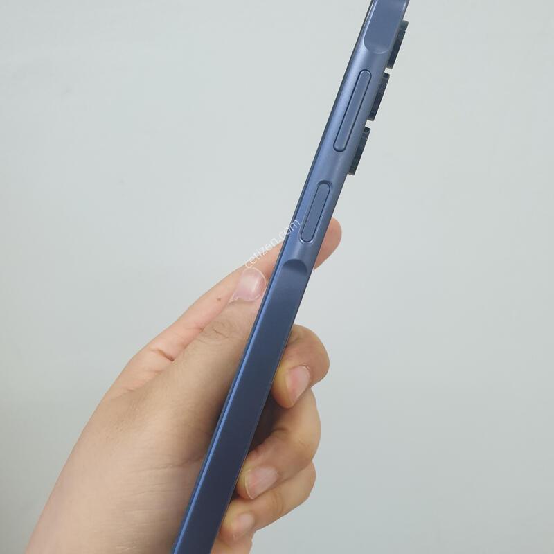 ����3 304