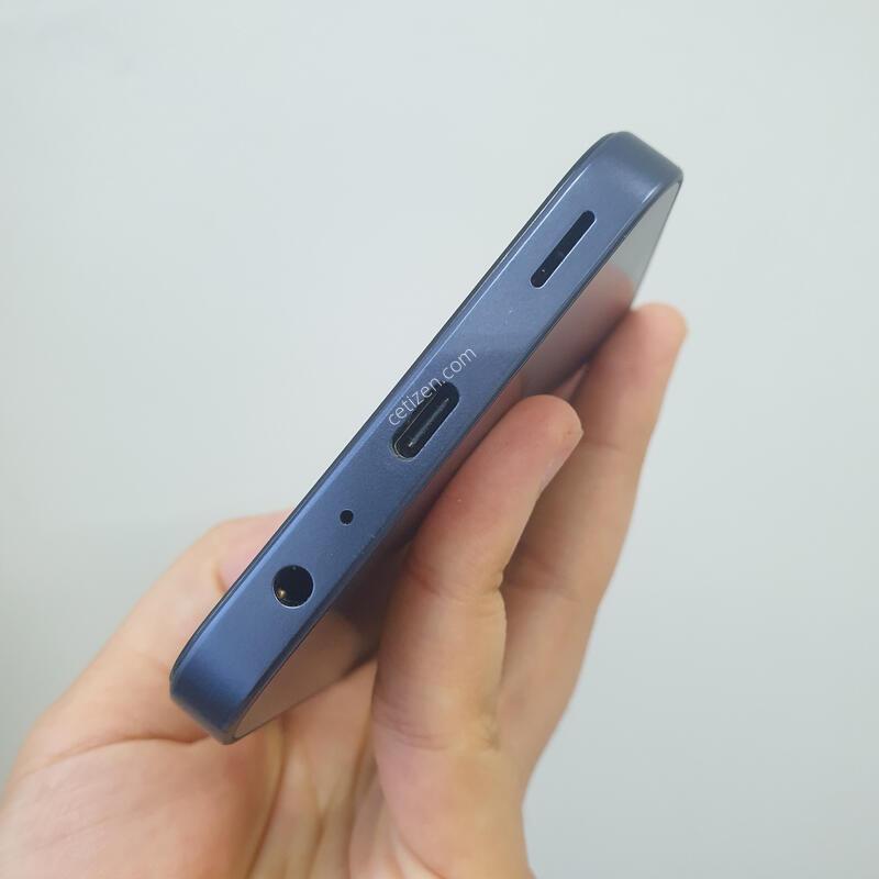 ����3 304