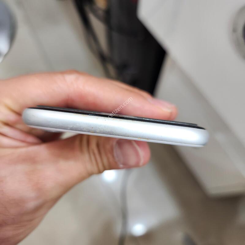 SE2  128GB