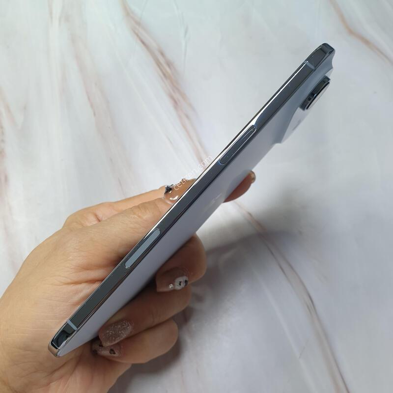 ������17���� ��ī�̺��� 256G A�� �Ǹ��մϴ�