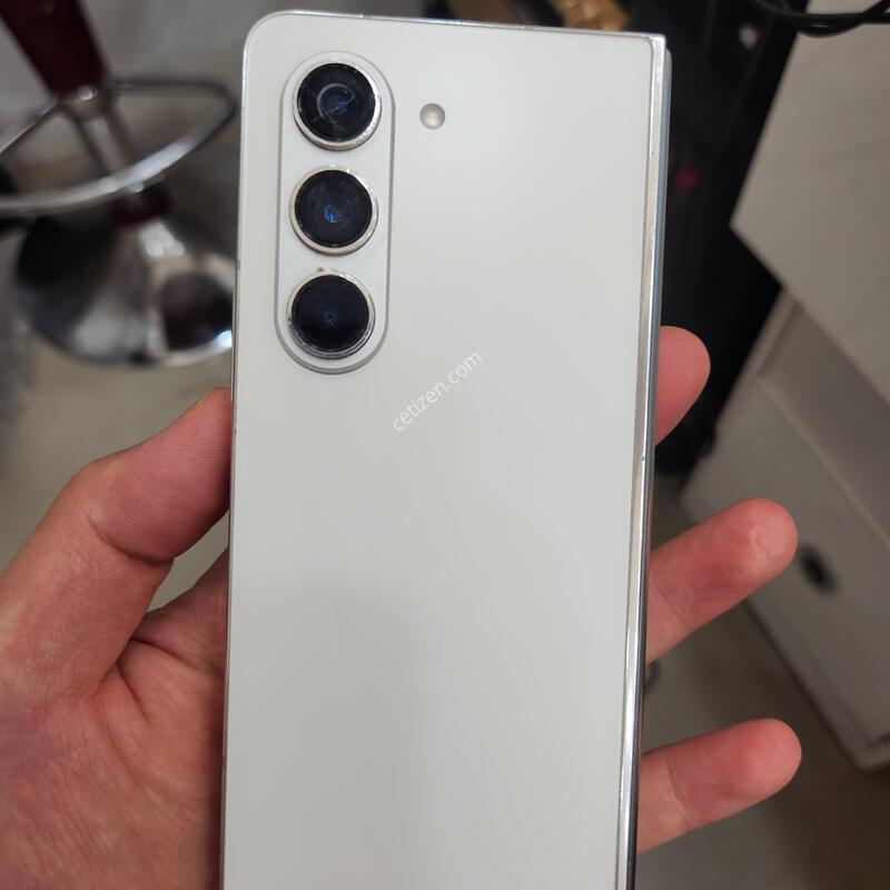 ����5  512GB