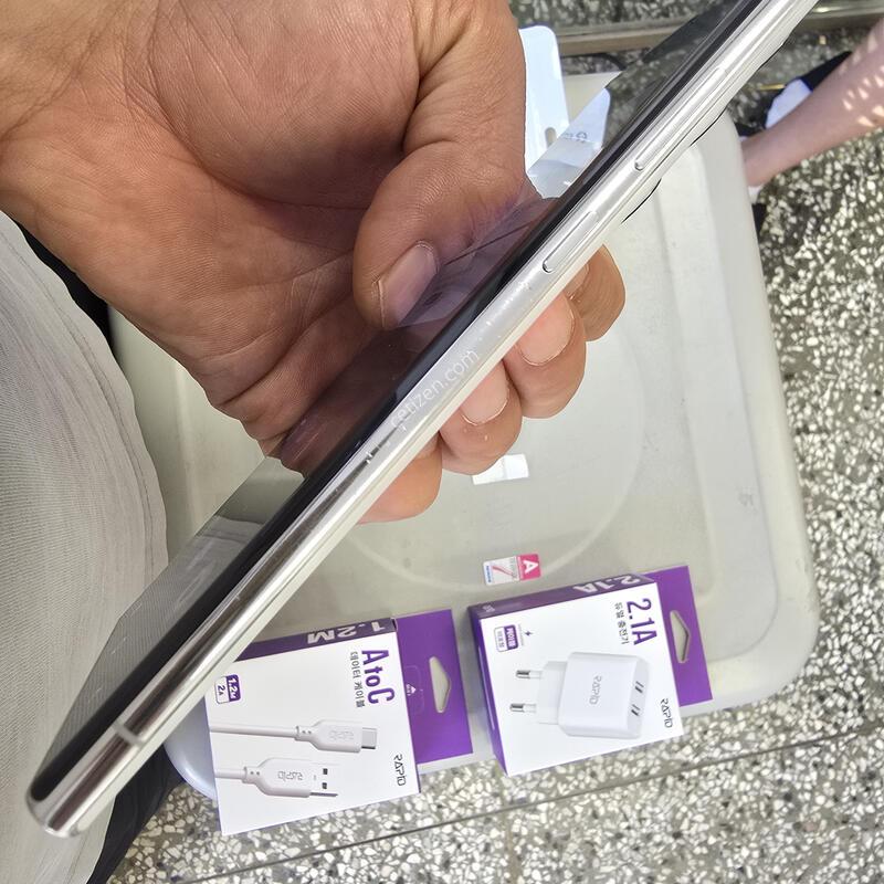 SK S22��Ʈ��(S908) 256G ȭ��Ʈ���� ����� �˴ϴ�