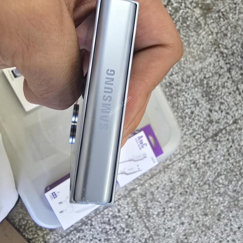 U+ �ø�6(F741) 256G ������� �������� ����� �˴ϴ�