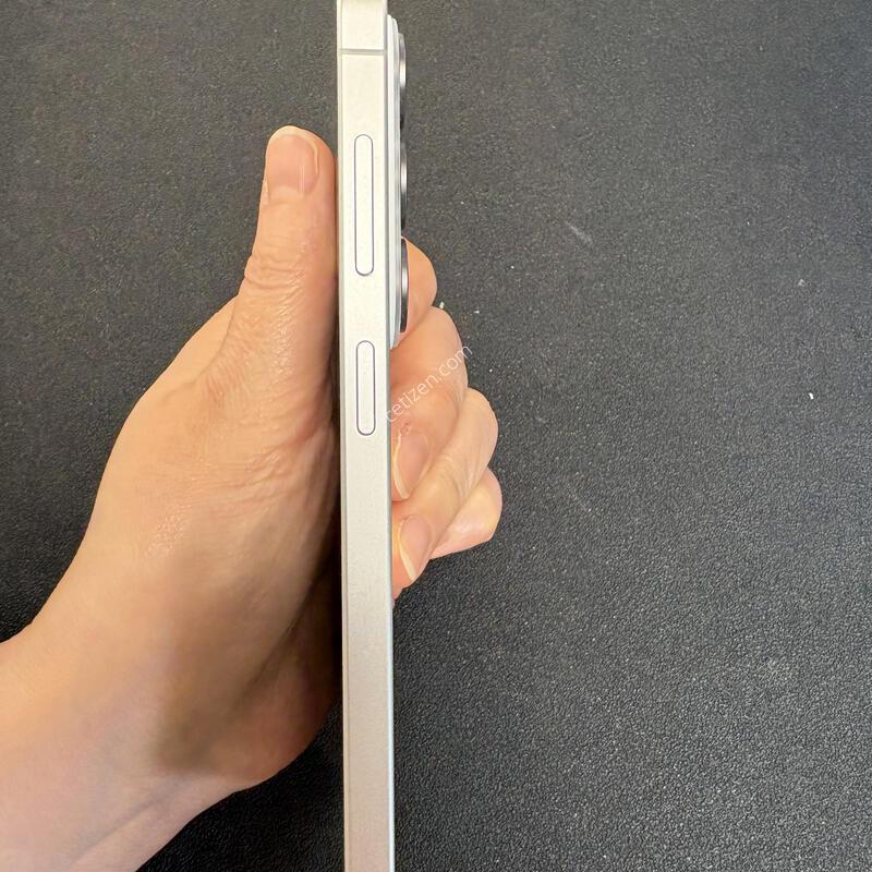 ������ S26 256G(ȭ��Ʈ) ��SS�� �Ǹ��մϴ�.