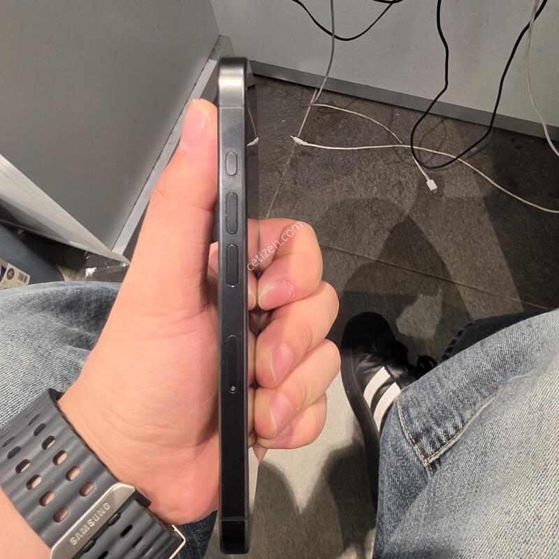 ������15���� 128GB �Ǹ��մϴ�