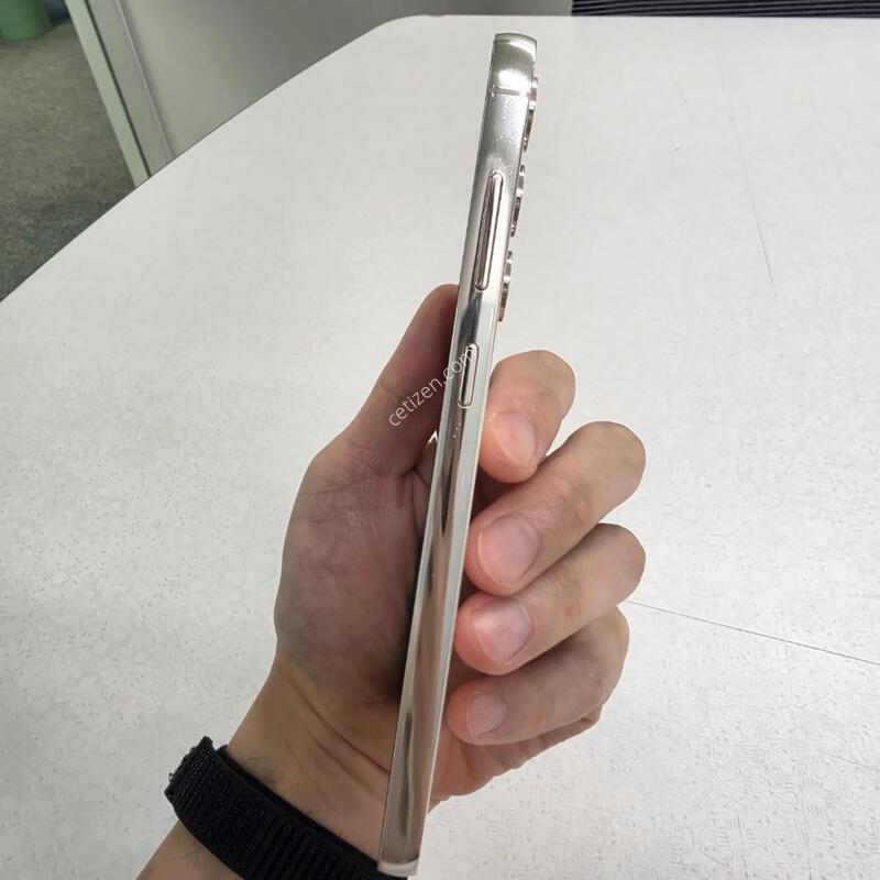 ������ S23 +  ƯS�� �ڱ��� ȭ��Ʈ ������