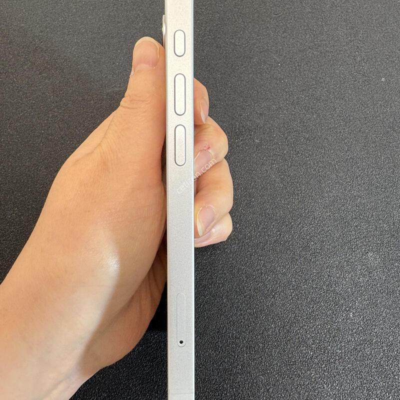 ������16e  128G(ȭ��Ʈ) 26.2�� ����/ ���͸�����100%