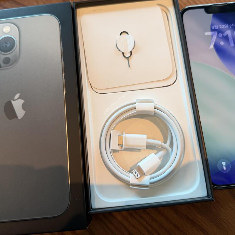 ������13���� 512GB �׷�����Ʈ
