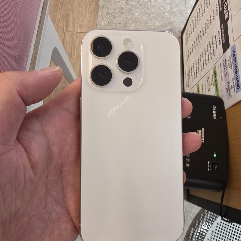 ������15pro 128g ȭ��Ʈ 86%