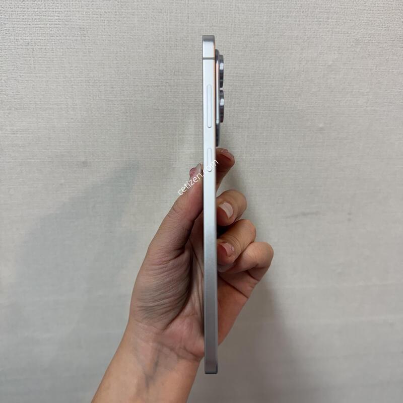 ������ S25���� 512GB ƯSSS�� ���̽����� �Ǹ��մϴ�