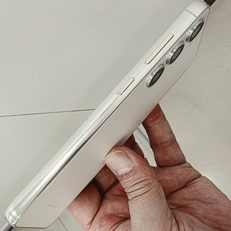 ������ S23 ũ���� 256GB ������ �� �Ǹ�