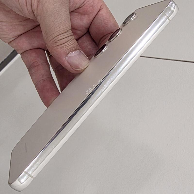 ������ S23 ũ���� 256GB ������ �� �Ǹ�