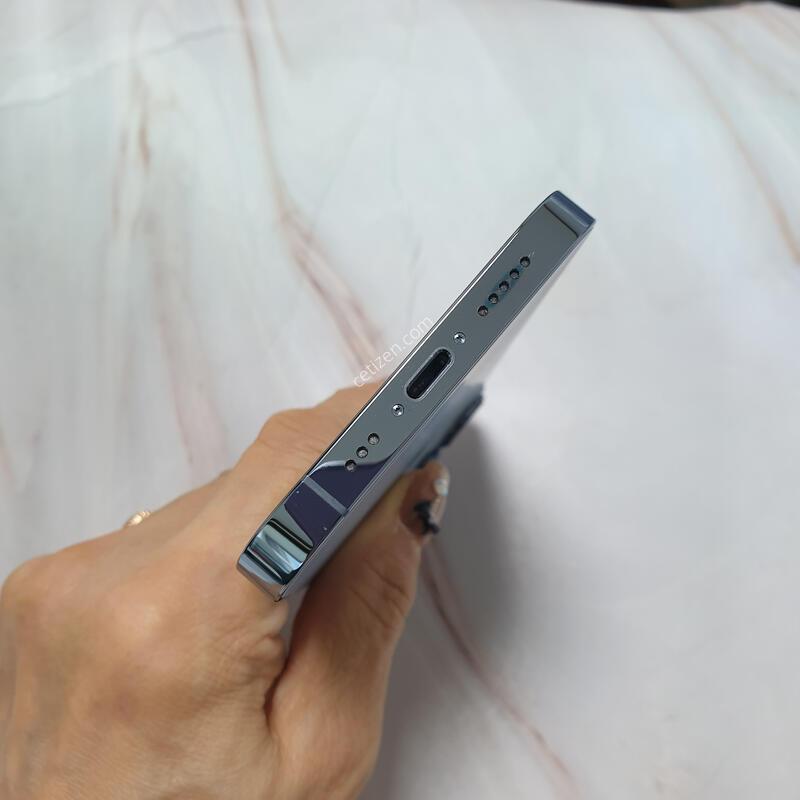 ������13���� ���� 512G A�� �Ǹ��մϴ�