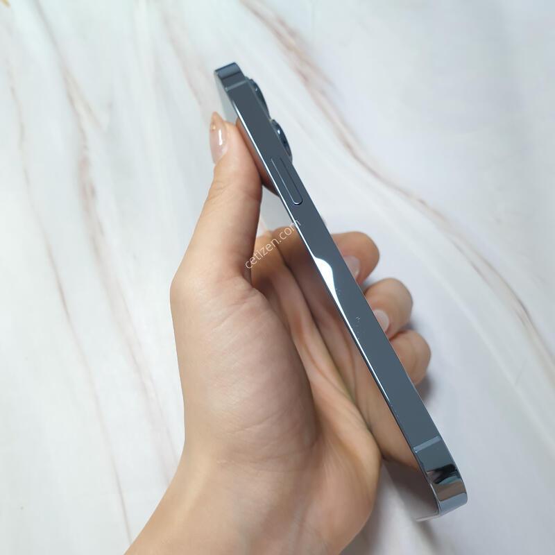 ������13���� ���� 512G A�� �Ǹ��մϴ�