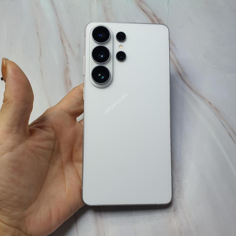 SK ������ S26��Ʈ�� ȭ��Ʈ 512G �̻��� S�� �Ǹ��մϴ�