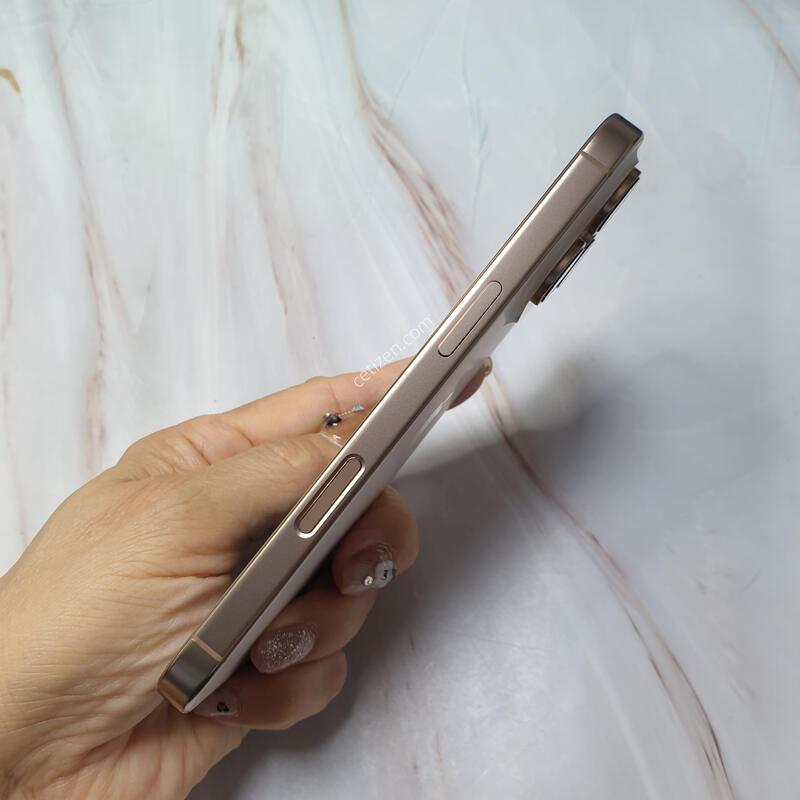 ������16���� ����ƮƼŸ�� 256G S�� �Ǹ��մϴ�