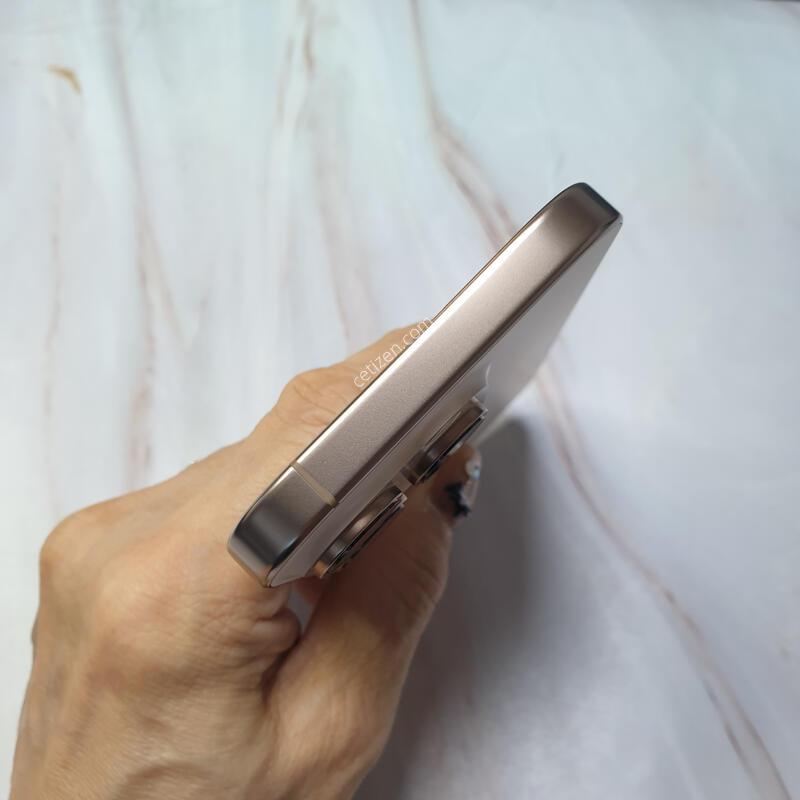 ������16���� ����ƮƼŸ�� 256G S�� �Ǹ��մϴ�